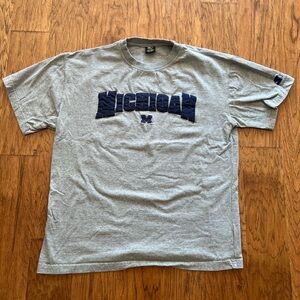 Vintage Michigan Wolverines embroidered logo t-shirt sportswear men’s XL
